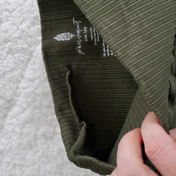 Free People Good Karma Running Shorts Secret moss - Picture 8 of 10